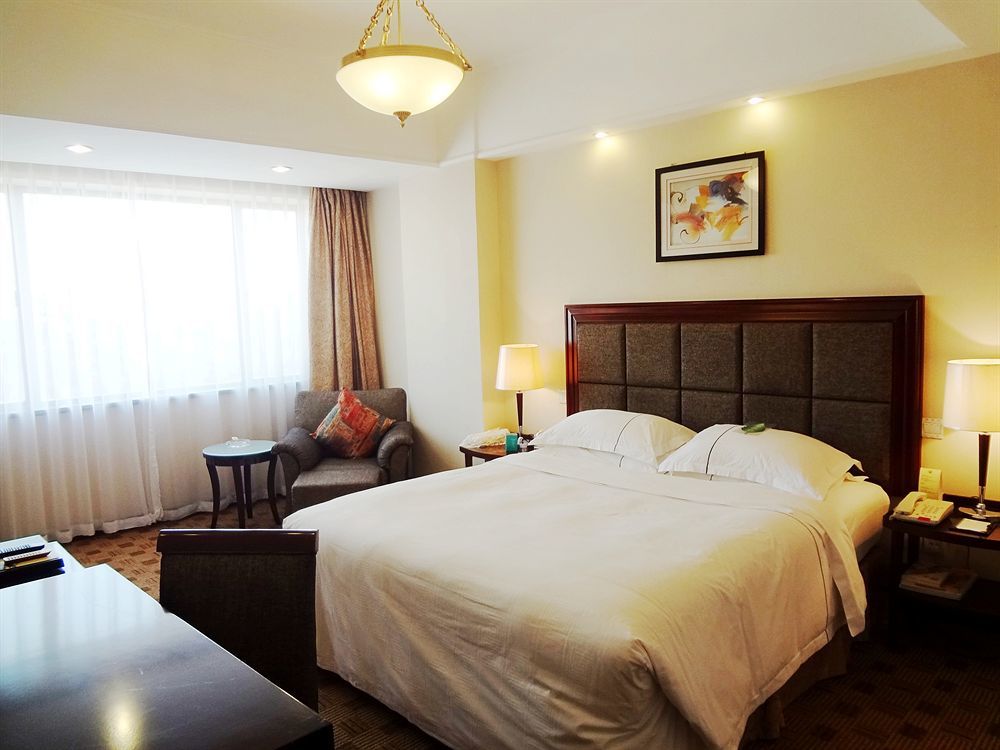 Grand Regency Hotel Qingdao Bagian luar foto